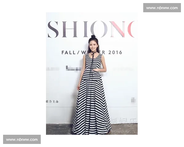 陈都灵复古优雅造型惊艳亮相尽显东方气质与时尚魅力